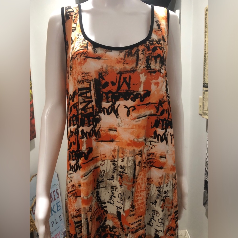 Sleeveless Orange Abstract Maxi Dress
Initiatives
Size XL
Like new condition